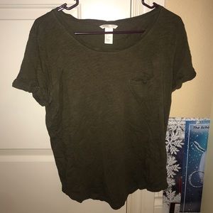 H&M basic olive green pocket tee